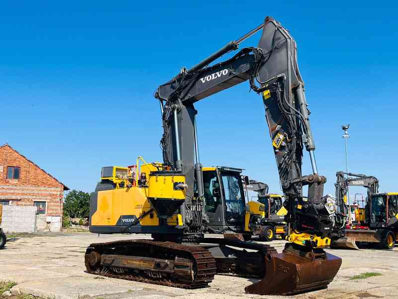 Pásové rypadlo Volvo EC300EL (Možnost leasingu) - foto 6