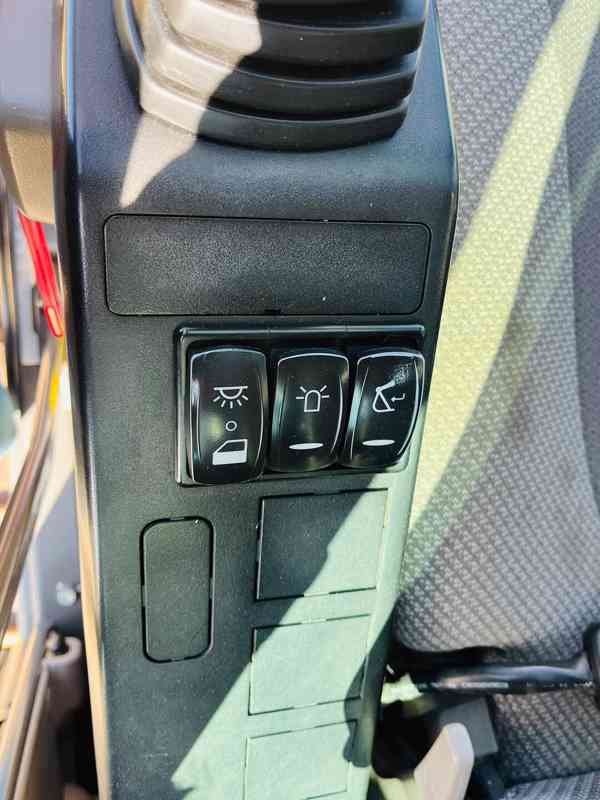 Pásové rypadlo Volvo EC300EL (Možnost leasingu) - foto 16