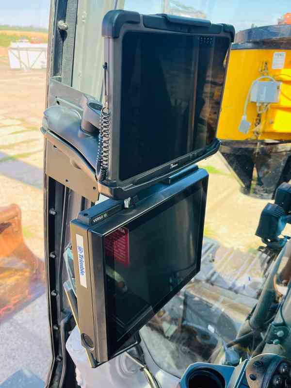 Pásové rypadlo Volvo EC300EL (Možnost leasingu) - foto 12