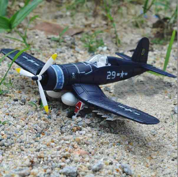 4D model nacvakávací stavebnice Corsair F4U (tmavý) 1:48 - foto 1