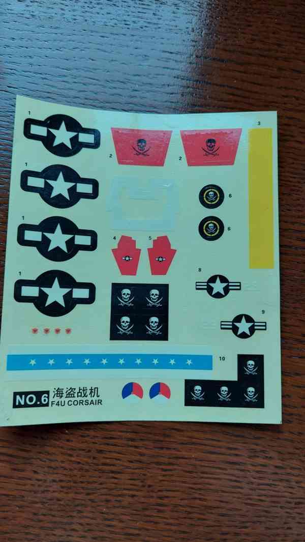 4D model nacvakávací stavebnice Corsair F4U (tmavý) 1:48 - foto 8