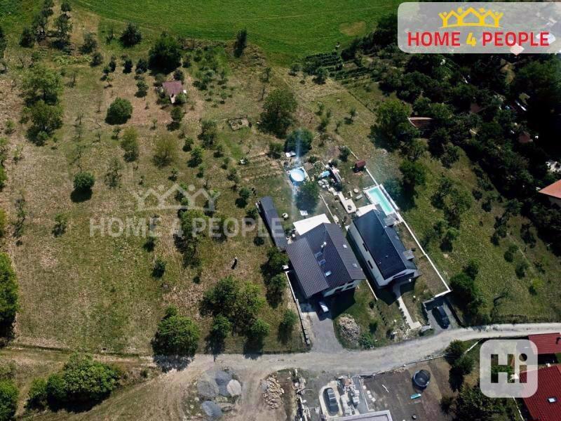 Prodej výstavby patrového domu 5+kk v Bílovicích části Včelarey s pozemkem 1345m2 - foto 16