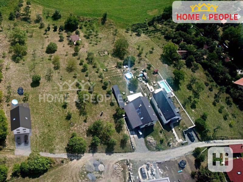 Prodej výstavby patrového domu 5+kk v Bílovicích části Včelarey s pozemkem 1345m2 - foto 3