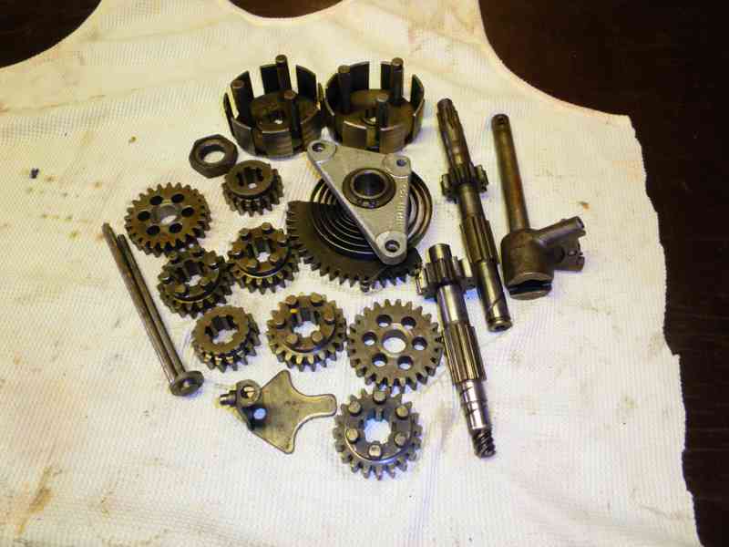 Různé díly na motorku - foto 9