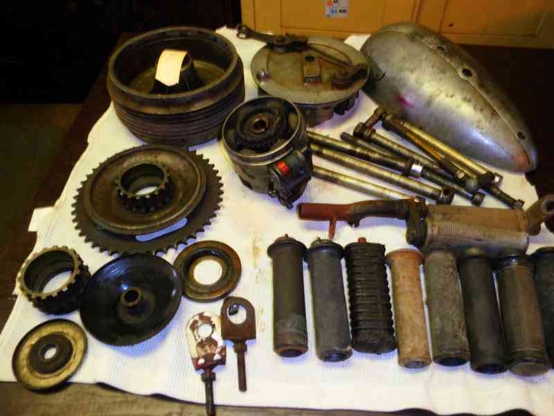 Různé díly na motorku - foto 4