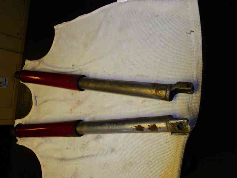 Různé díly na motorku - foto 10