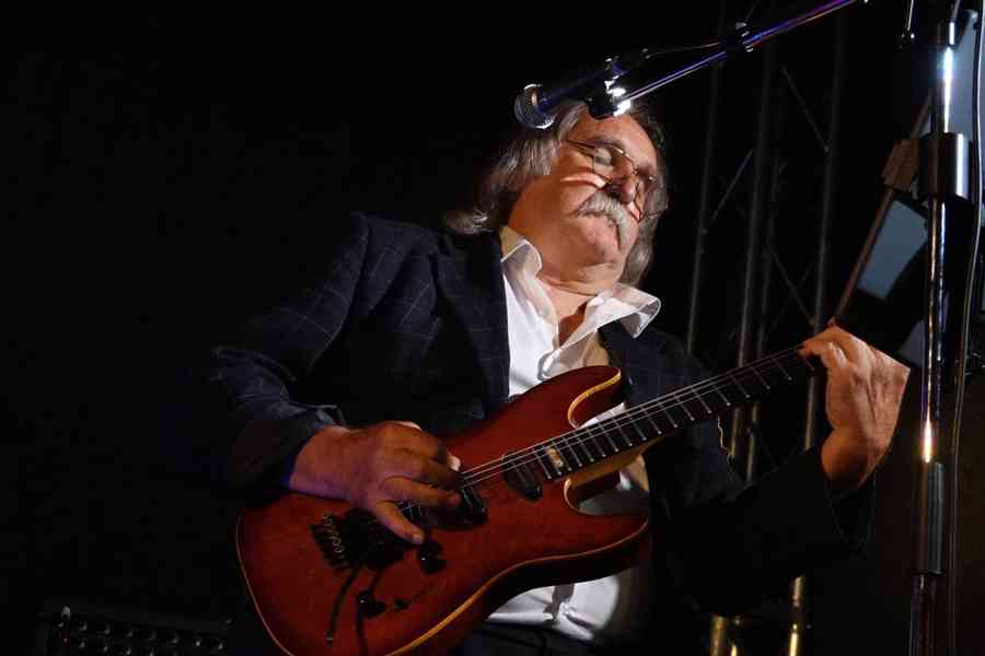 SKELET - východočeská plesová kapela - foto 5