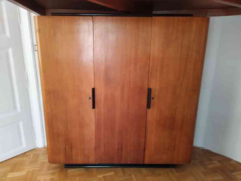 Šatní skříň z 50 let - foto 2