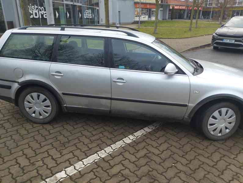 VW Passat 1.9 TDI combi - foto 7