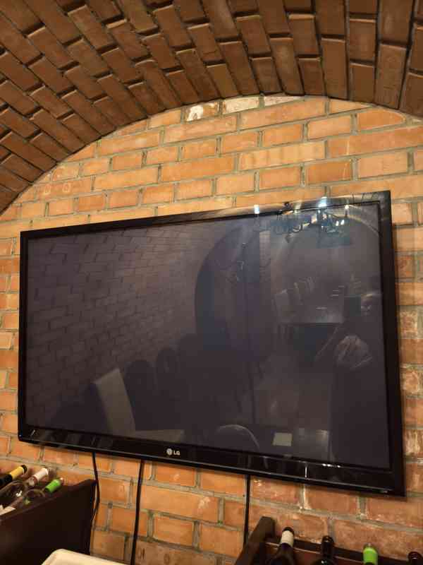 Televize LG 83cm  - foto 1