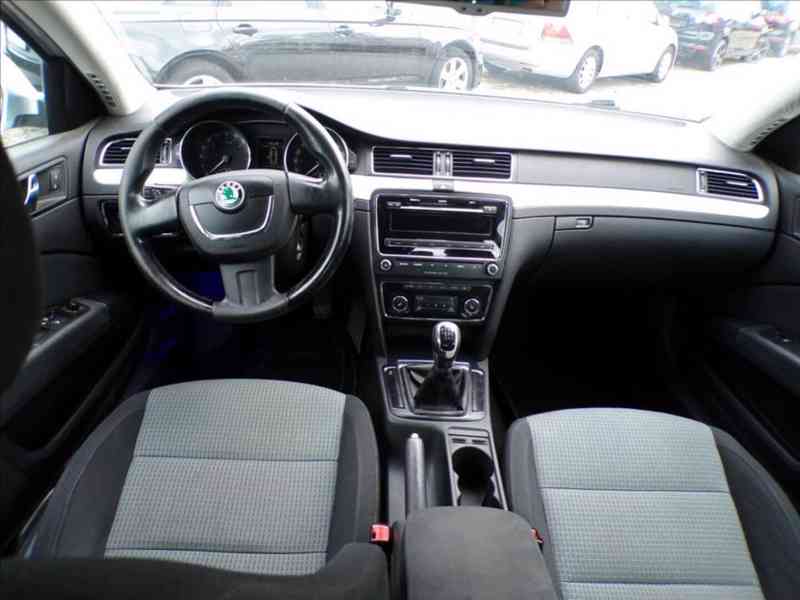 Škoda Superb 2,0 TDI - foto 5