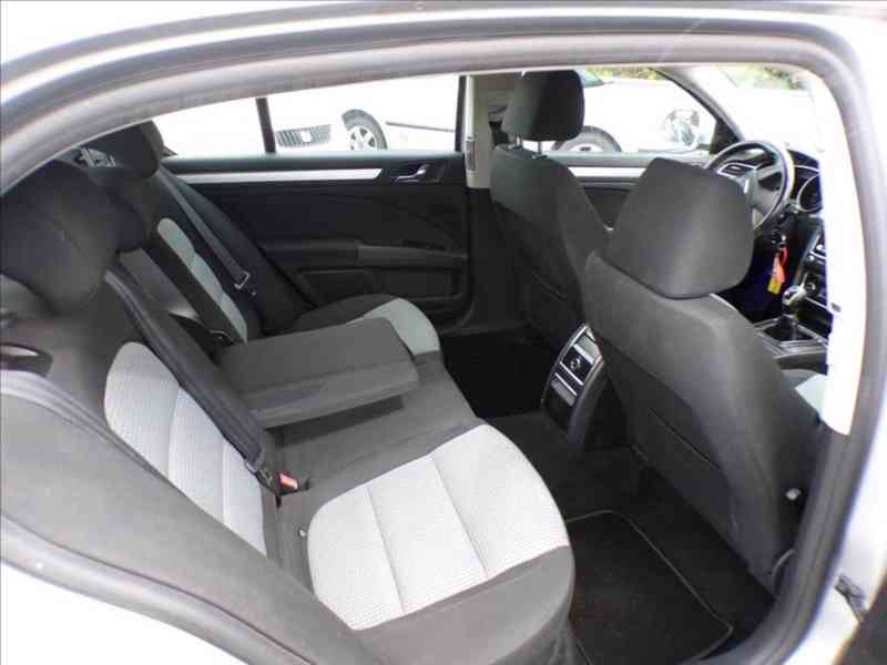 Škoda Superb 2,0 TDI - foto 11