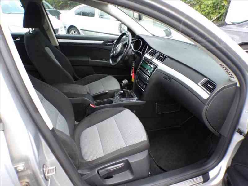 Škoda Superb 2,0 TDI - foto 12