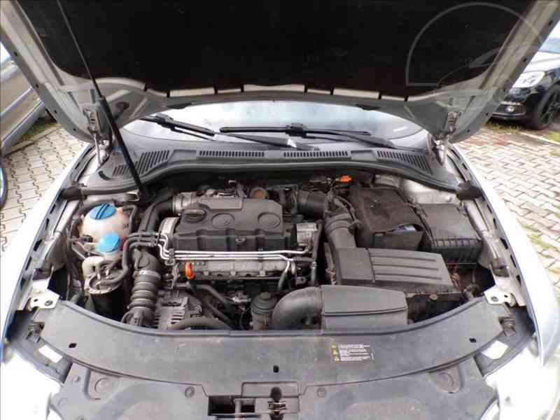Škoda Superb 2,0 TDI - foto 13