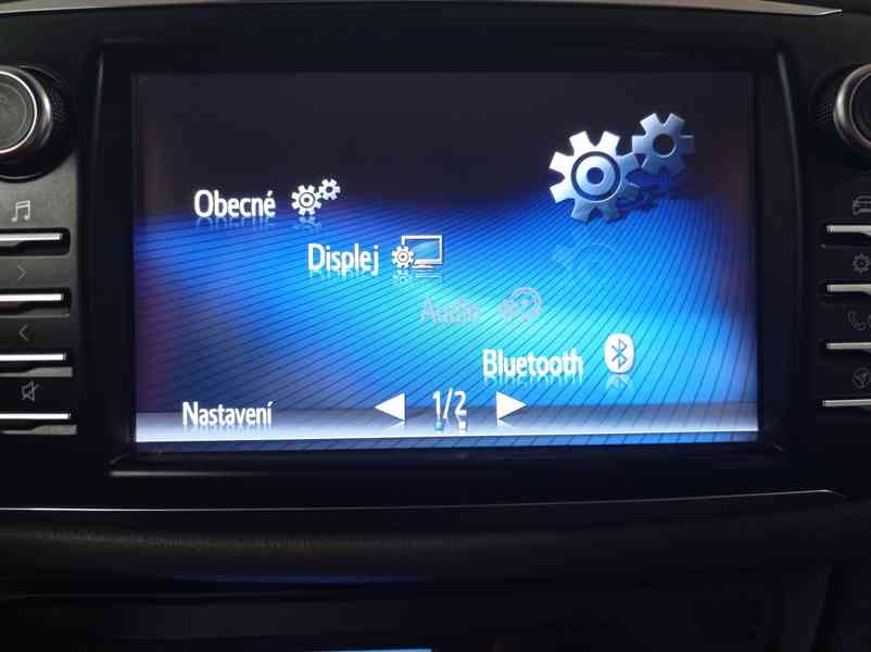 Toyota Yaris 1.5 Hybrid 74kW/Serv.Kniha/1MAJ - foto 29