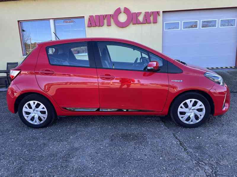 Toyota Yaris 1.5 Hybrid 74kW/Serv.Kniha/1MAJ - foto 2