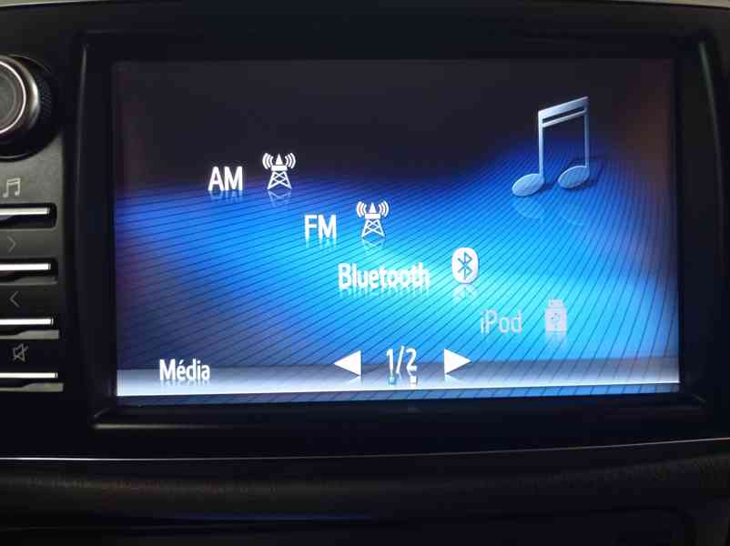 Toyota Yaris 1.5 Hybrid 74kW/Serv.Kniha/1MAJ - foto 25