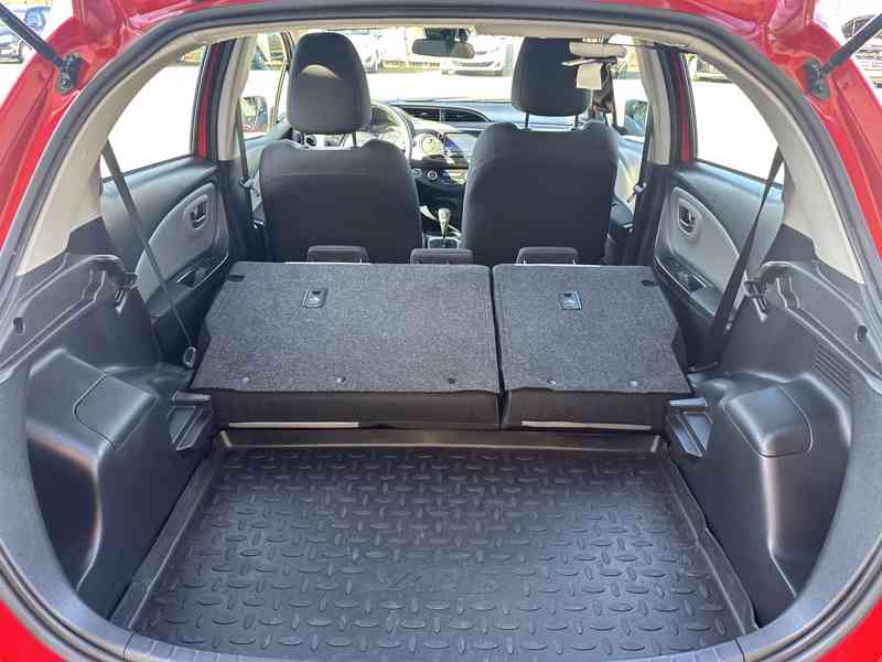 Toyota Yaris 1.5 Hybrid 74kW/Serv.Kniha/1MAJ - foto 17