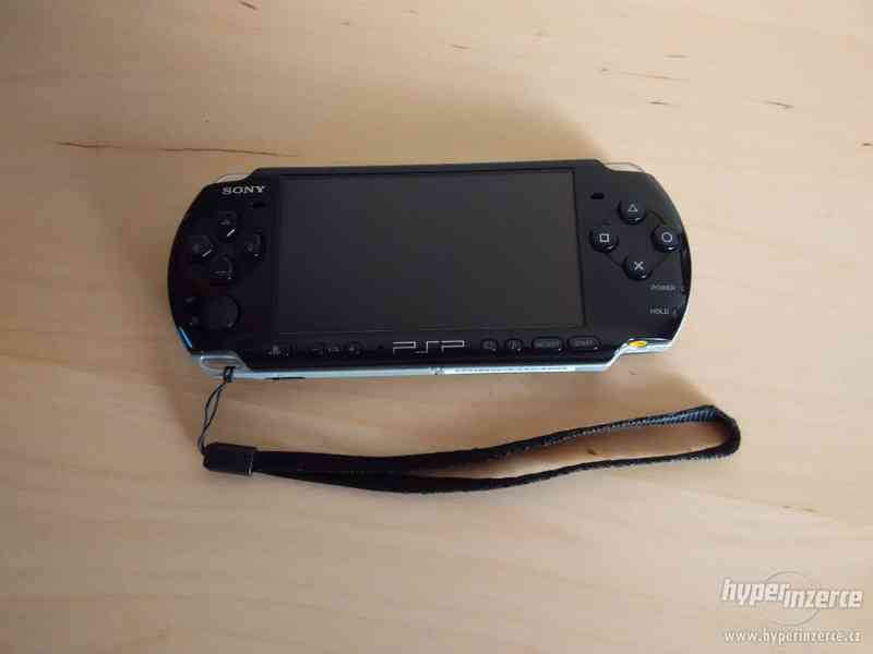 PSP Playstation Portable 3004 super stav + příslušenství - foto 2