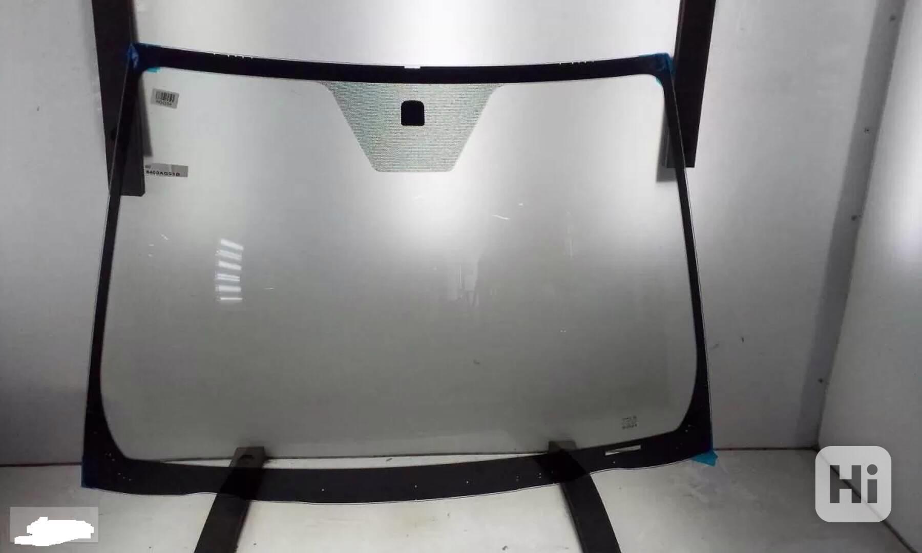 Čelní sklo Toyota Yaris - Nové  - foto 1