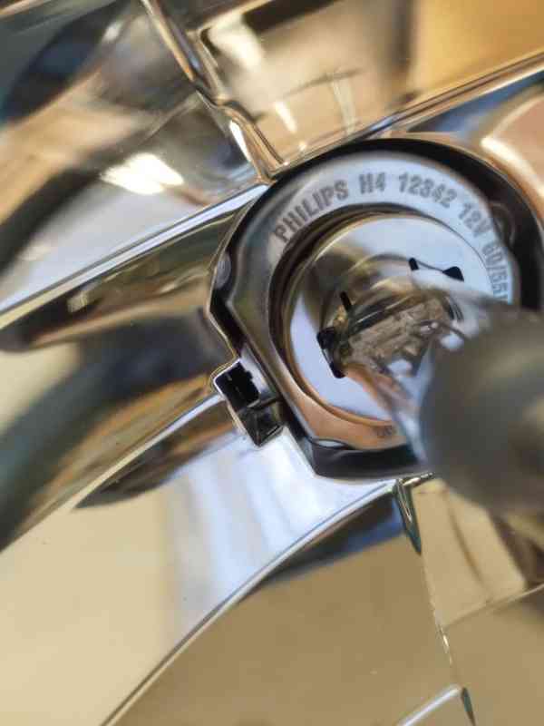 Motocyklový přední světlomet - foto 4