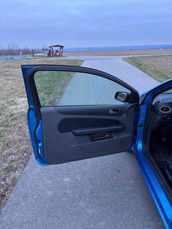 Ford Focus 1,6 - foto 5