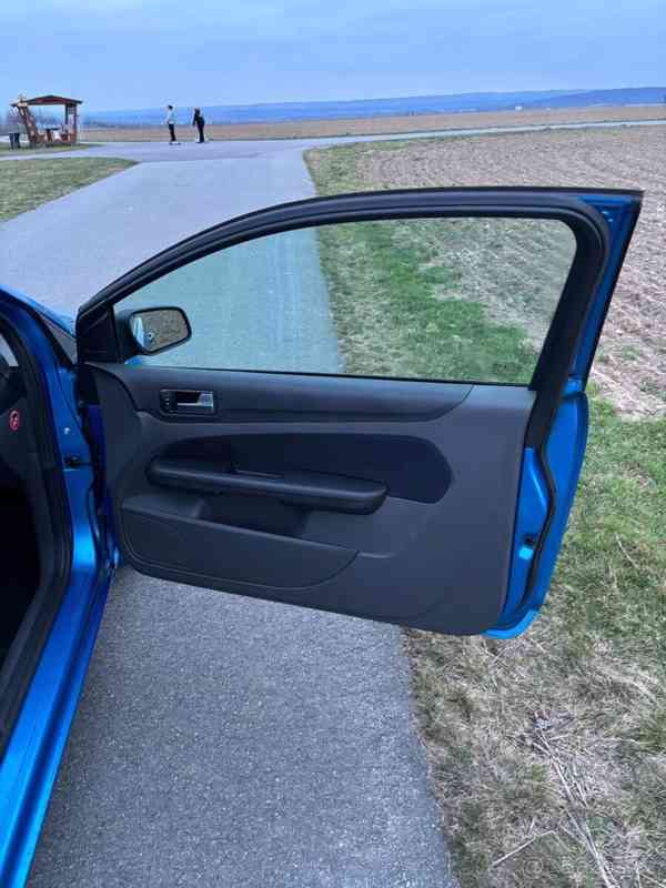 Ford Focus 1,6 - foto 4