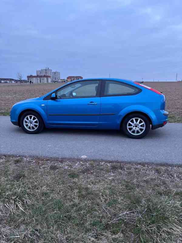 Ford Focus 1,6 - foto 2