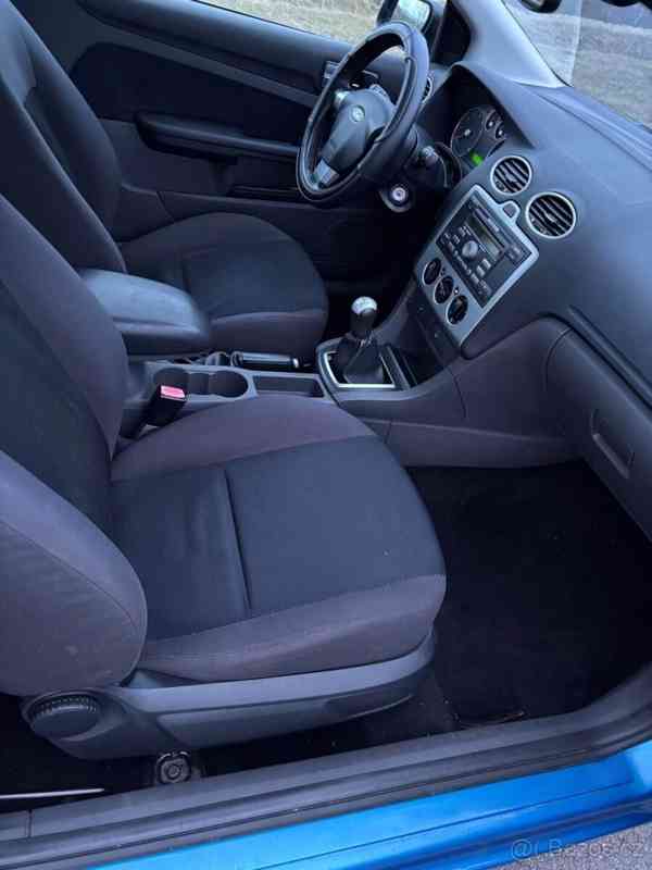 Ford Focus 1,6 - foto 7