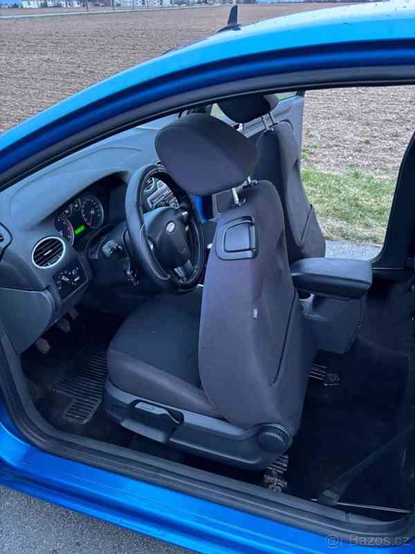 Ford Focus 1,6 - foto 11
