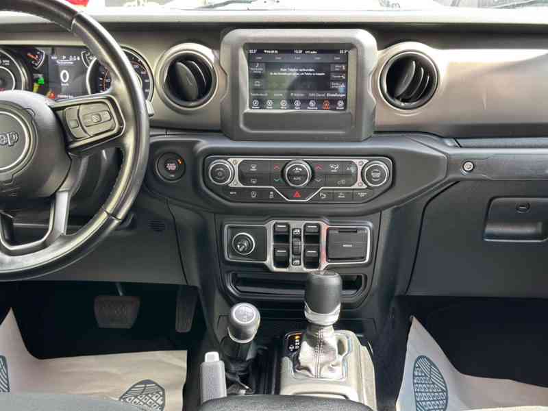 Jeep Gladiator Sport 4x4 3.0 Nafta 194kw - foto 14