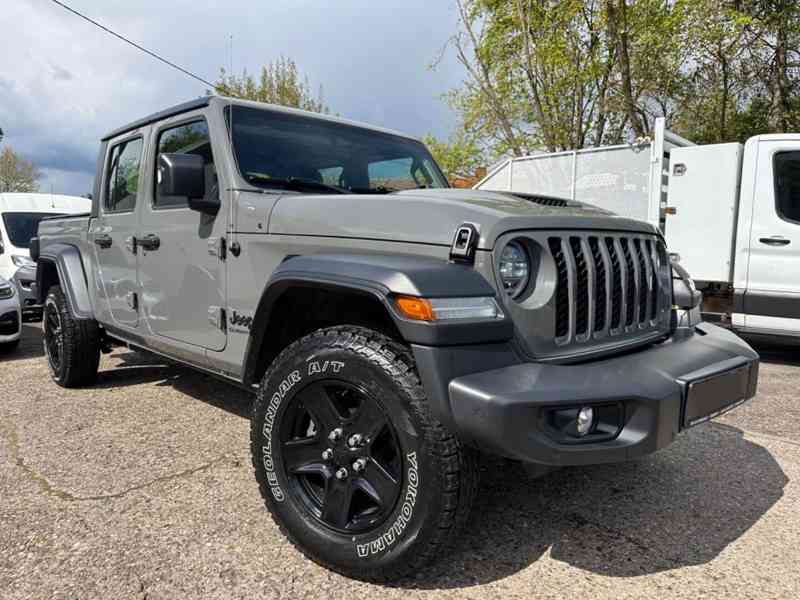 Jeep Gladiator Sport 4x4 3.0 Nafta 194kw - foto 7