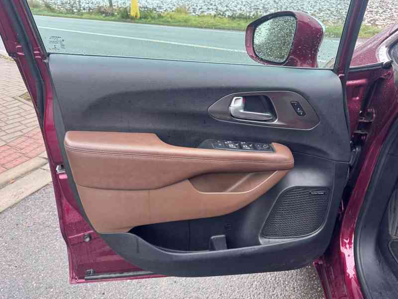 Chrysler Pacifica 3,6 Limited Radar Navi LPG 2017 - foto 16