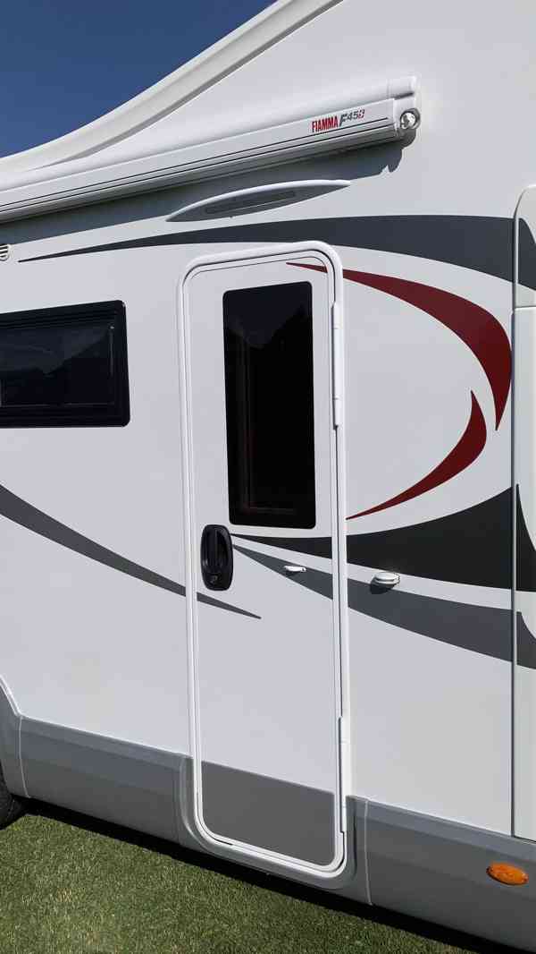 Obytný vůz Elnagh Baron 65 - foto 9