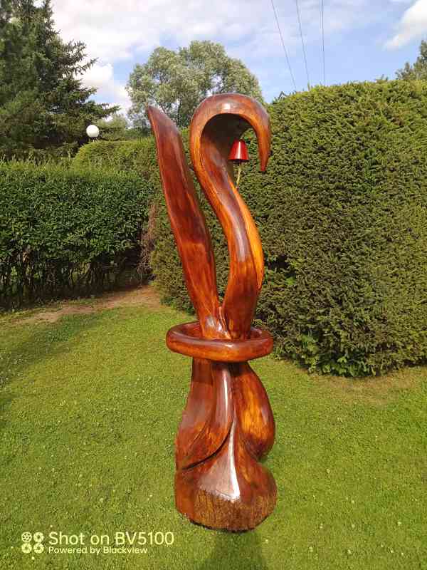 Dřevěné sochy- Abstraktní zvonička - foto 2