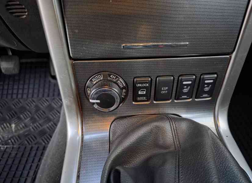 Nissan Pathfinder 2.5 dCi 4x4 140kw - foto 12