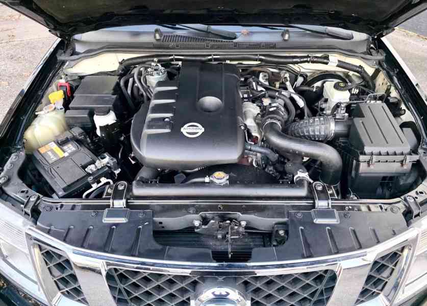 Nissan Pathfinder 2.5 dCi 4x4 140kw - foto 7