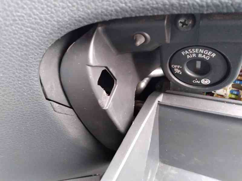 NISSAN NAVARA VP 300 2.3 dCi 4WD DOUBLE CAB - foto 32