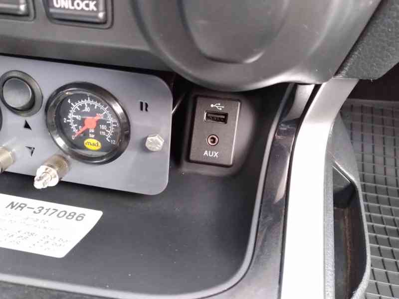 NISSAN NAVARA VP 300 2.3 dCi 4WD DOUBLE CAB - foto 29