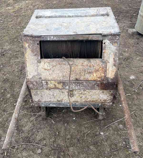 Stavební vrátek  - foto 2