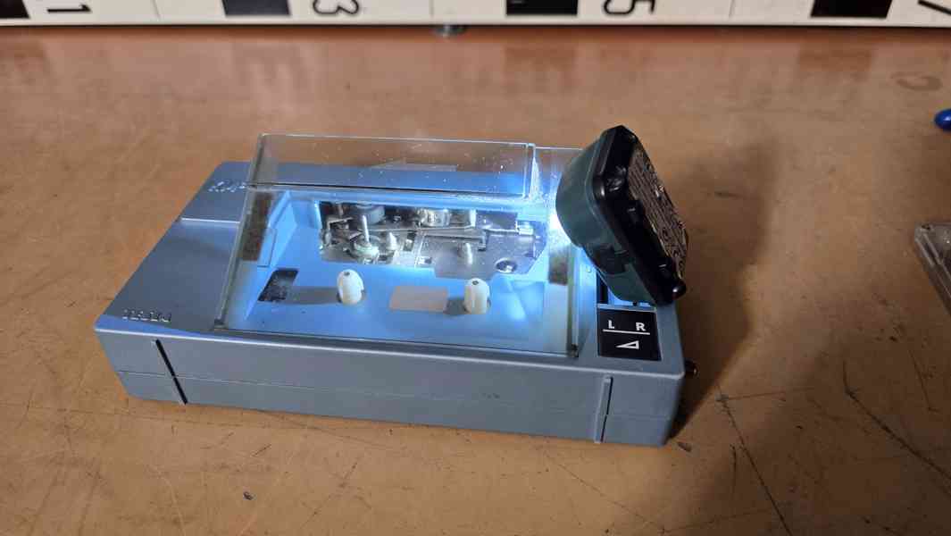 TESLA KM340 walkman - kazetový magnetofon - foto 2