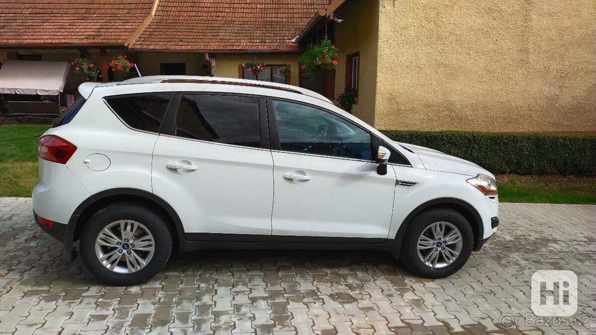 Ford Kuga 2,0   Ford Kuga Titanium - foto 1