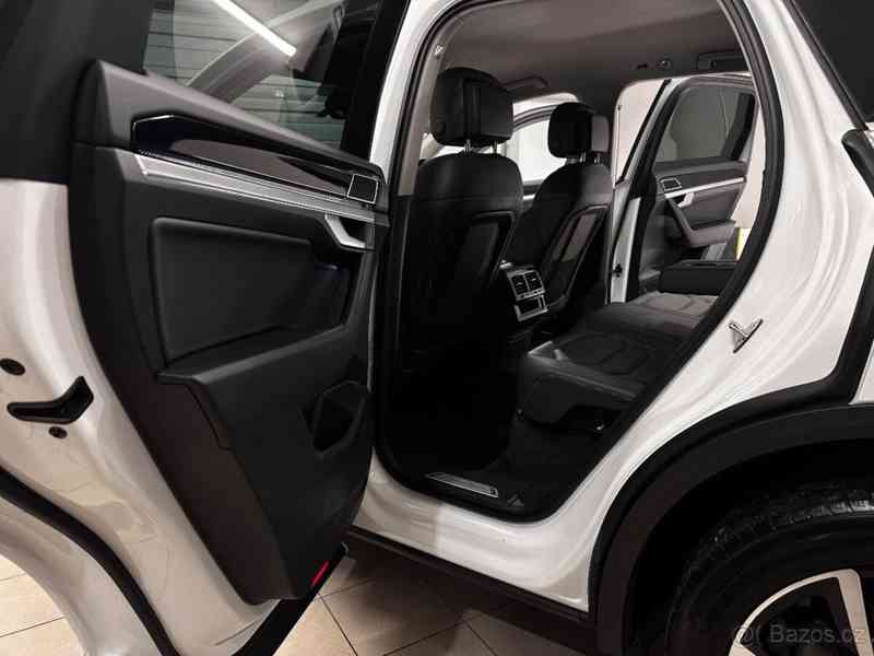 Volkswagen Touareg 3,0   V6 TDi, 210kW, odpočet DPH - foto 14