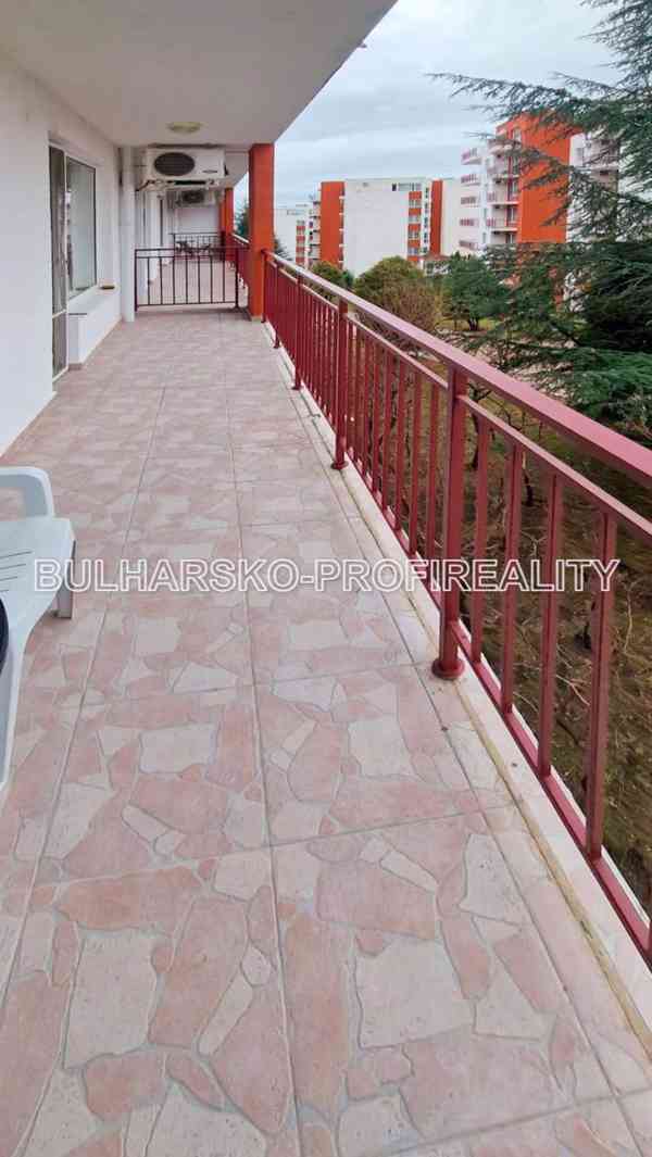  Bulharsko-PROSTORNÝ APARTMÁN 2+kk (63 m)  - foto 10