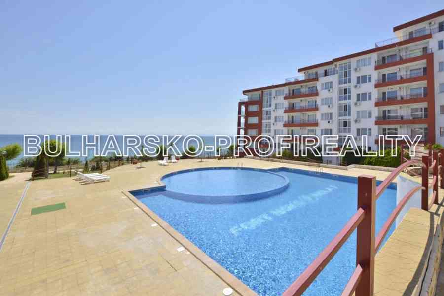  Bulharsko-PROSTORNÝ APARTMÁN 2+kk (63 m)  - foto 12