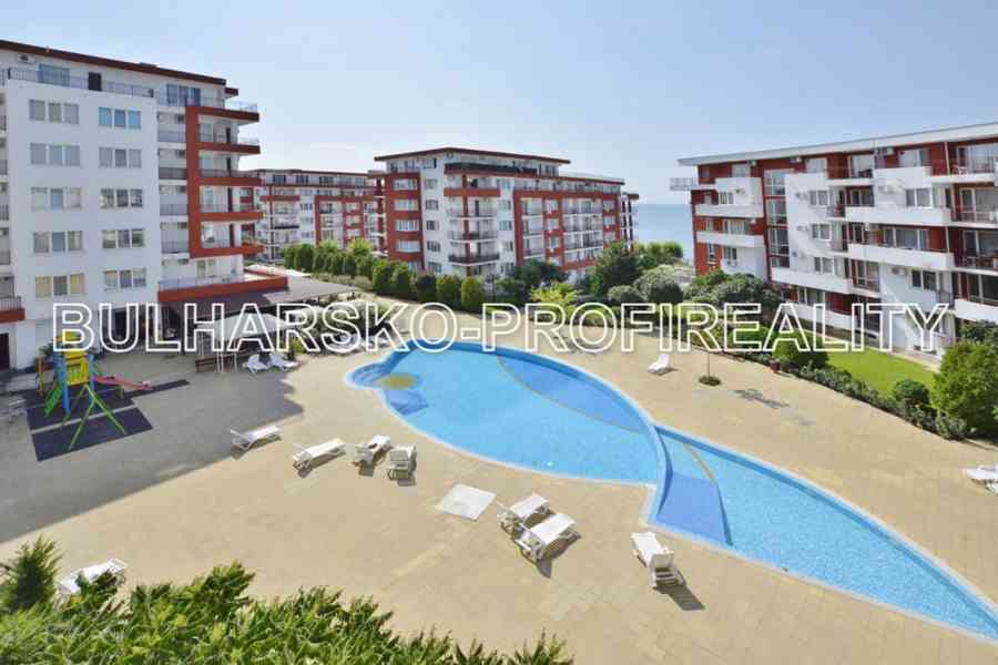  Bulharsko-PROSTORNÝ APARTMÁN 2+kk (63 m)  - foto 11