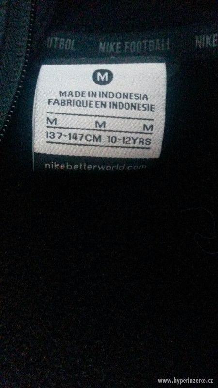 zánovní bunda Nike Softschel 130 - 145cm - foto 2