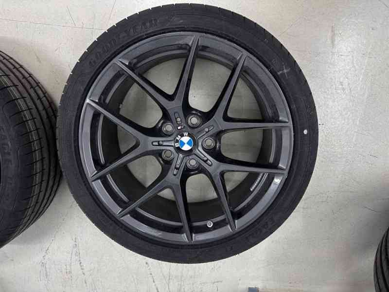 Sada kol s pneu na model 218 Gran Coupe - foto 10