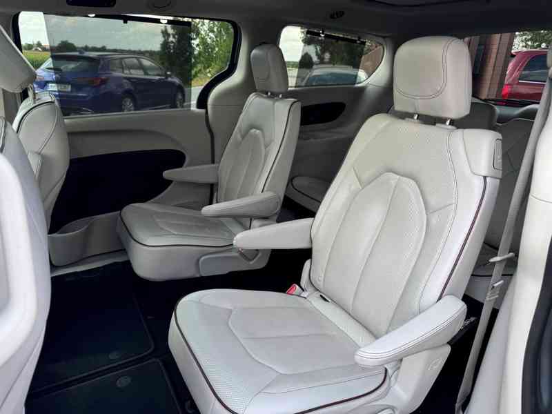 Chrysler Pacifica 3,6 Limited Sunroof TOP 2020 - foto 15