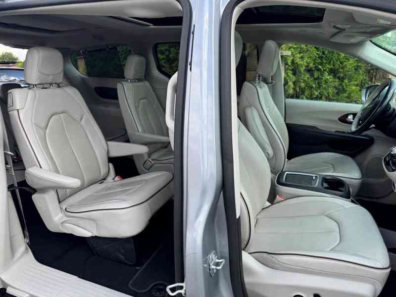 Chrysler Pacifica 3,6 Limited Sunroof TOP 2020 - foto 11